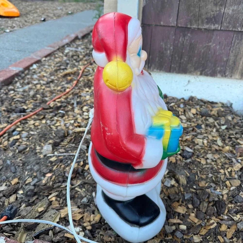 Vintage General Foam Plastics Santa Blow Mold Christmas Light Up Decor 18